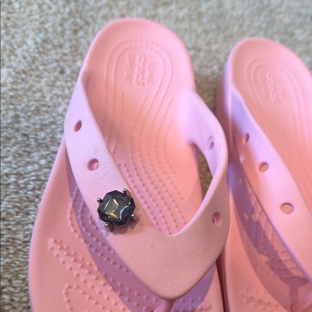 CROCS Pink Sandals Comfortable Summer Footwear - Picture 2 of 4